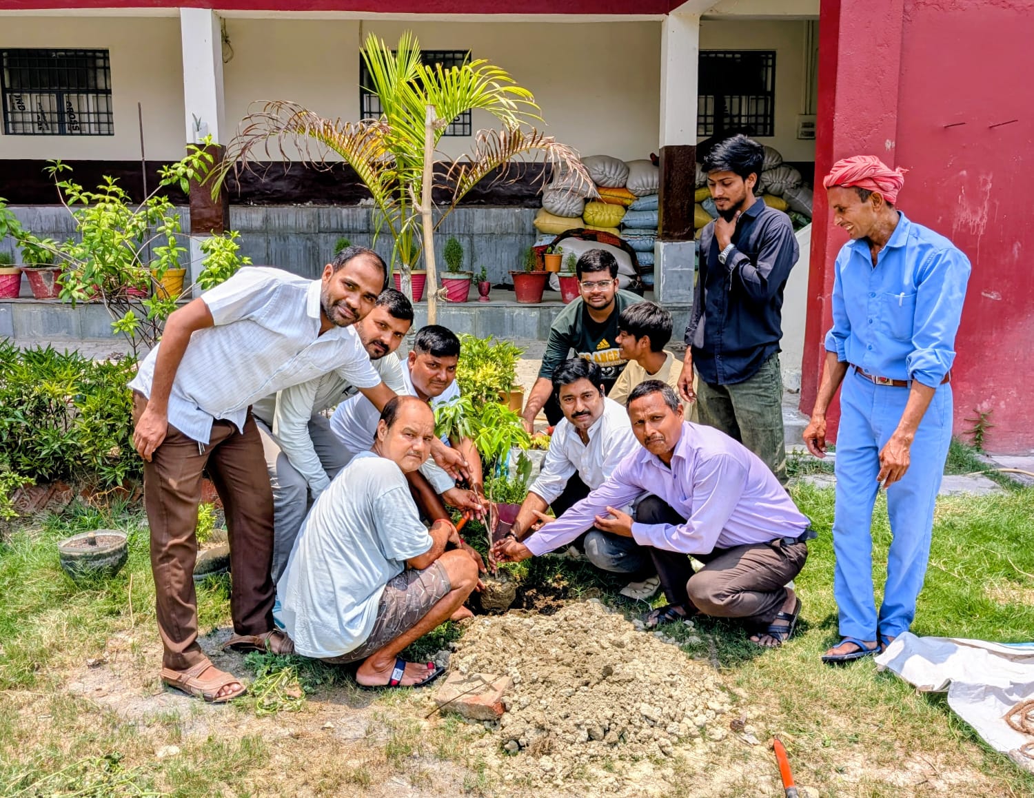 विश्व पर्यावरण दिवस पर वृक्षारोपण कार्यक्रम का आयोजन