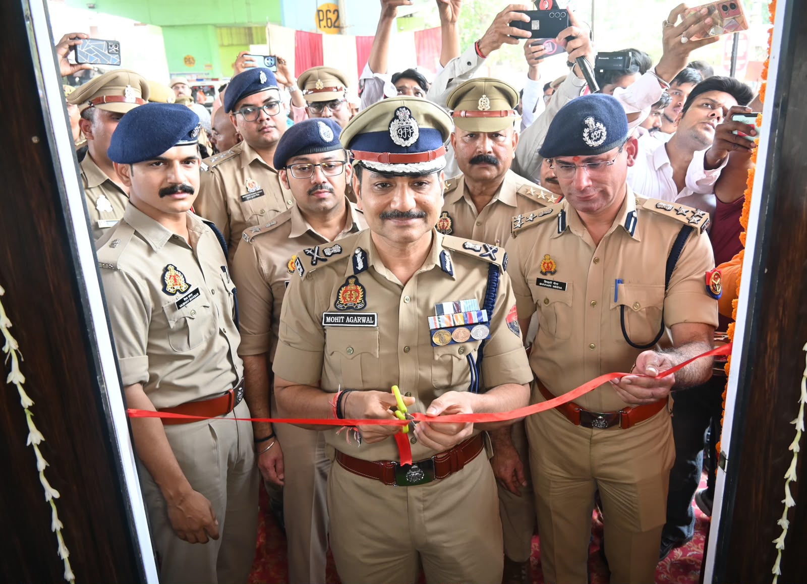 पुलिस आयुक्त मोहित अग्रवाल ने कैण्ट पर पुलिस सहायता केन्द्र का किया उद्घाटन 