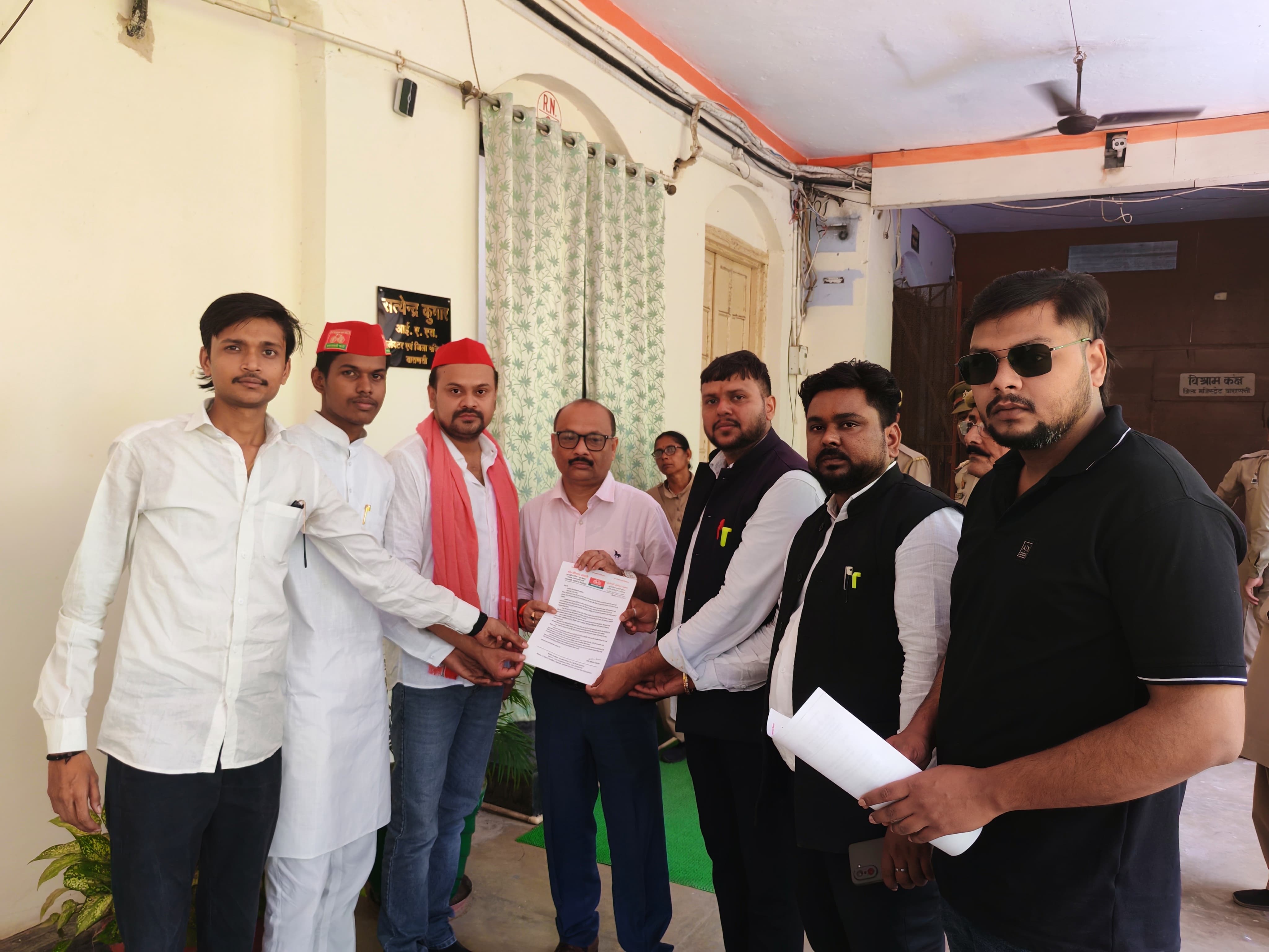 स्वच्छता,सुरक्षा और समान व्यवस्था के लिए सपा का प्रशासन पर दबाव