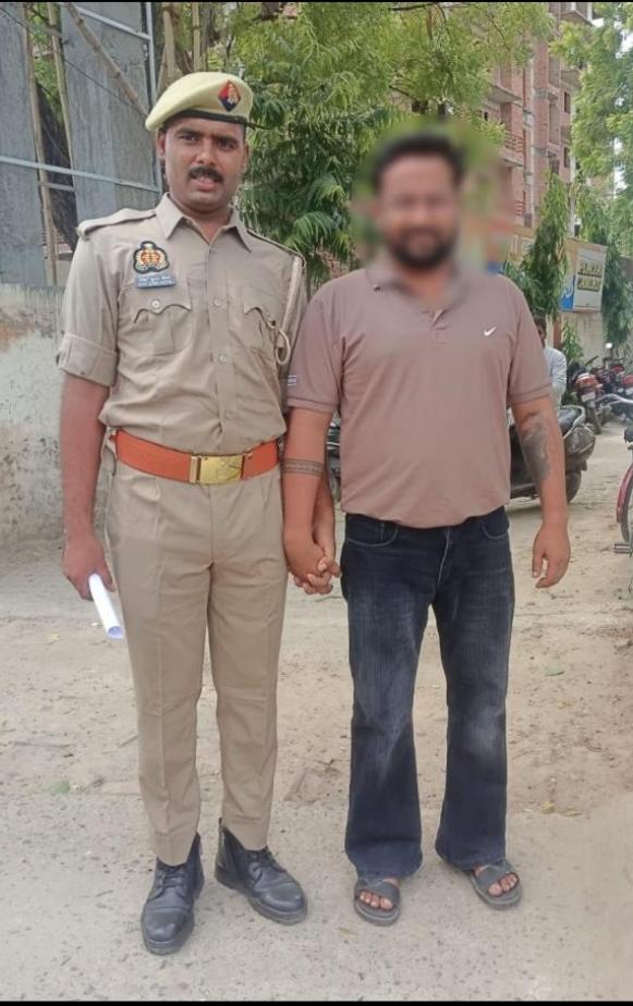 जमीन के नाम पर धोखाधड़ी करने वाले दबंग अभियुक्त को लालपुर पुलिस ने किया गिरफ्तार 