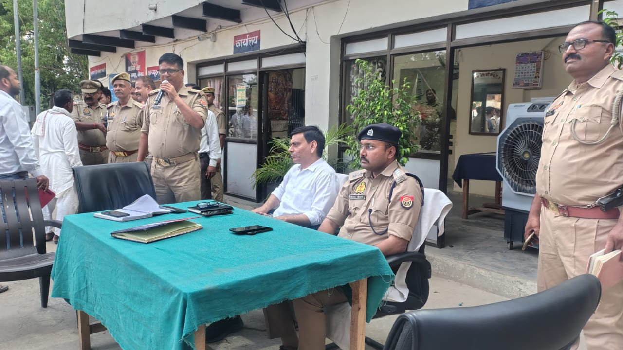 मोहर्रम पर्व को शांतिपूर्ण एवं सौहार्दपूर्ण ढंग से मनाने की अपील, रामपुर थाना में पीस कमेटी की बैठक सम्पन्न 