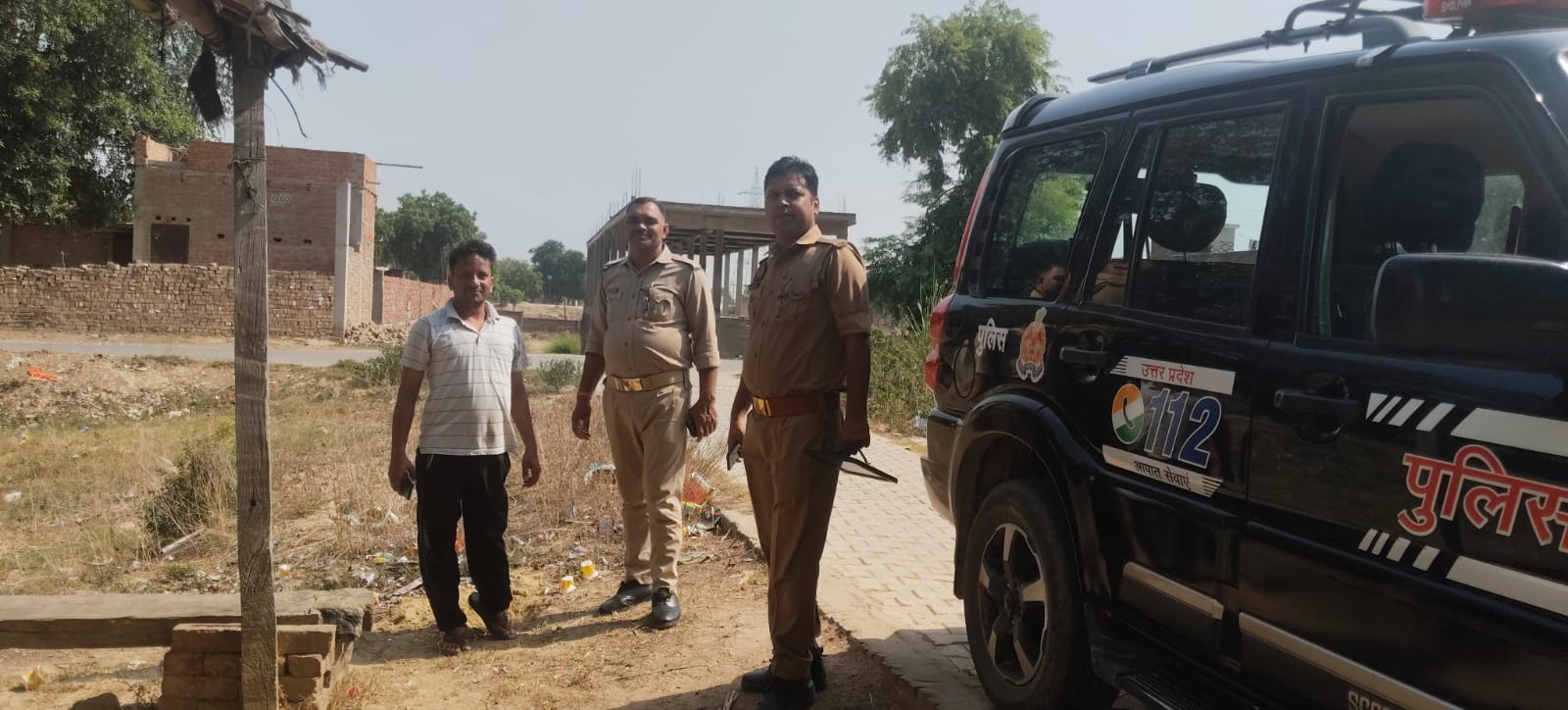 विधायक त्रिभुवन राम जी द्वारा लगाया गया सोलर लाइट अज्ञात चोर जड़ से उखाड़ कर लेकर गये भाग