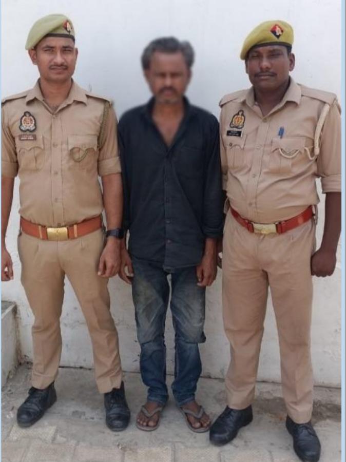 शिवपुर पुलिस व आबकारी की संयुक्त टीम द्वारा अवैध गांजा संग एक अभियुक्त को किया गिरफ्तार 