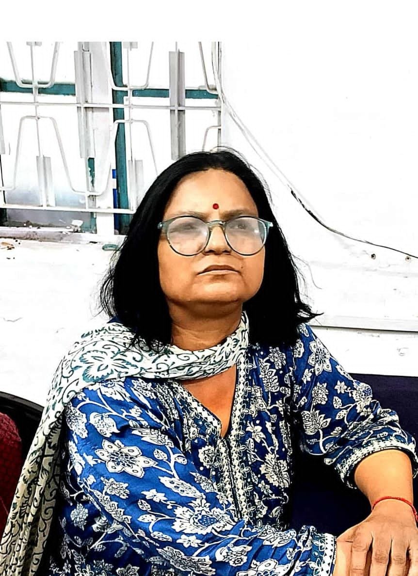 श्रीमती अंबिका, उपायुक्त जी०एस०टी० (राज्य) सेक्टर 6 वाराणसी को 50,000/-(पचास हजार रूपये) रिश्वत लेते हुए उ०प्र० सतर्कता अधिष्ठान, वाराणसी की टीम द्वारा  रंगे हाथ गिरफ्तार किया गया।