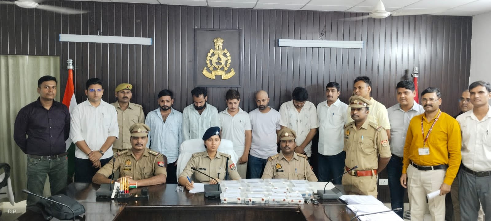 वाराणसी में अंतरराज्यीय साइबर गैंग का भंडाफोड़,5 शातिर गिरफ्तार
