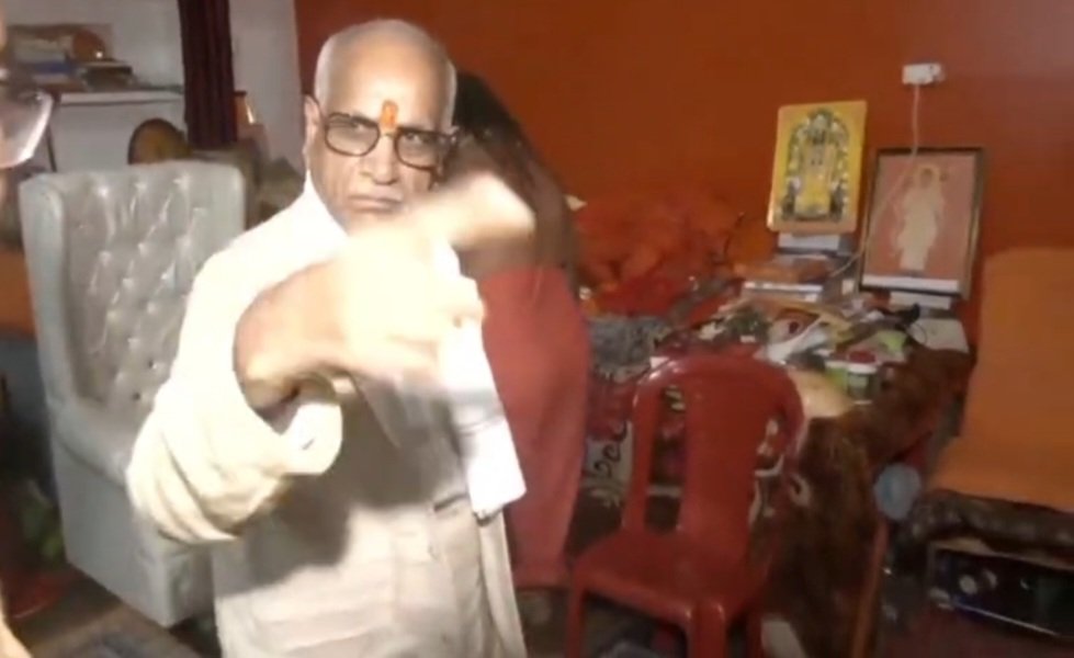 न ग्लानि ,न पश्चाताप ,बस चेहरे पर अहंकार और घमंड है!*