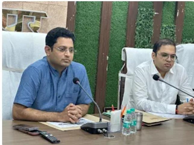बारिश और जलभराव के चलते कक्षा 1 से 8 तक स्कूल बंद