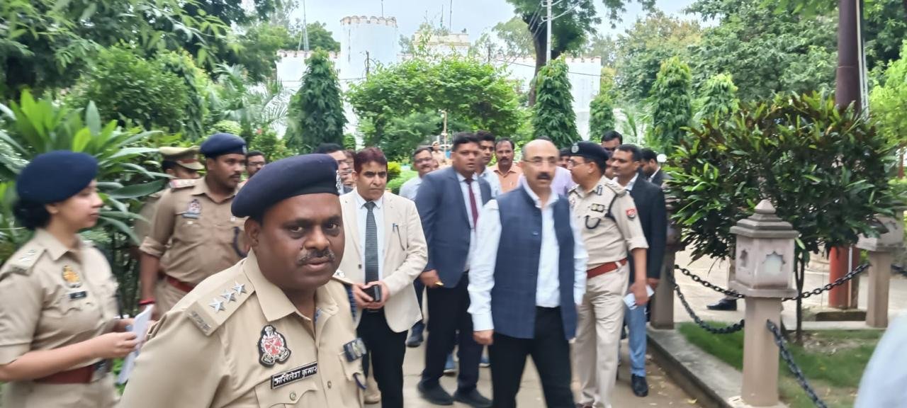 जिला जज व विजिटर वर्ग के अधिकारियों ने सेन्ट्रल जेल का किया त्रैमासिक निरीक्षण