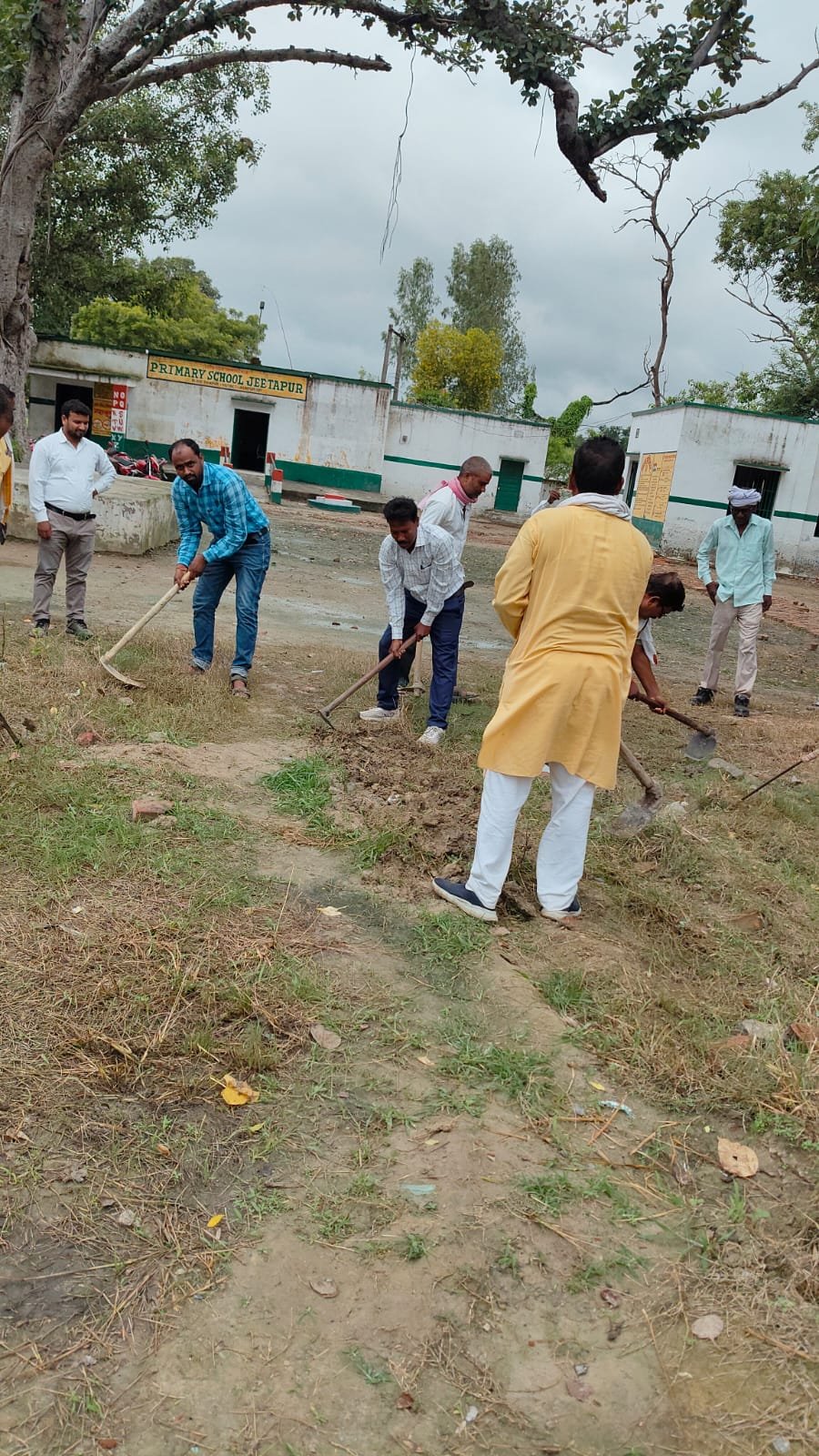 सेवा संकल्प अभियान के तहत  चला श्रमदान व स्वच्छता अभियान