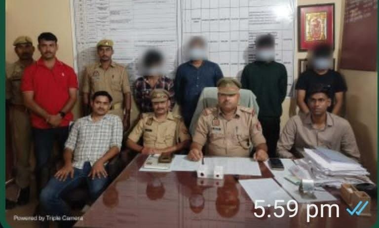 चितयीपुर पुलिस ने चेन स्नेचिंग करने वाले चार अभियुक्तों को किया गिरफ्तार 