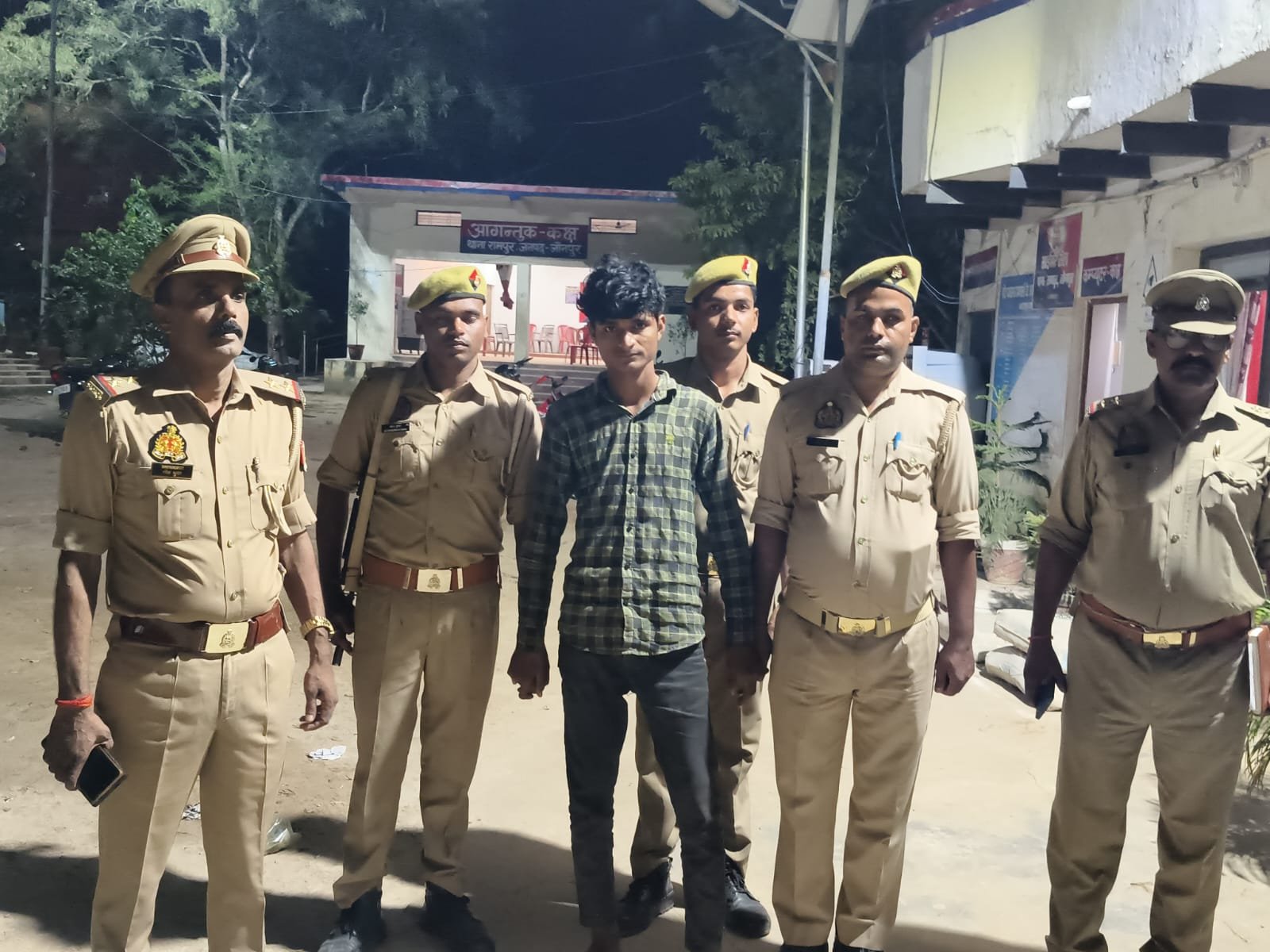 मुंबई से सकुशल बरामद हुआ जौनपुर का 10 वर्षीय अपहृत बालक, आरोपी गिरफ्तार
