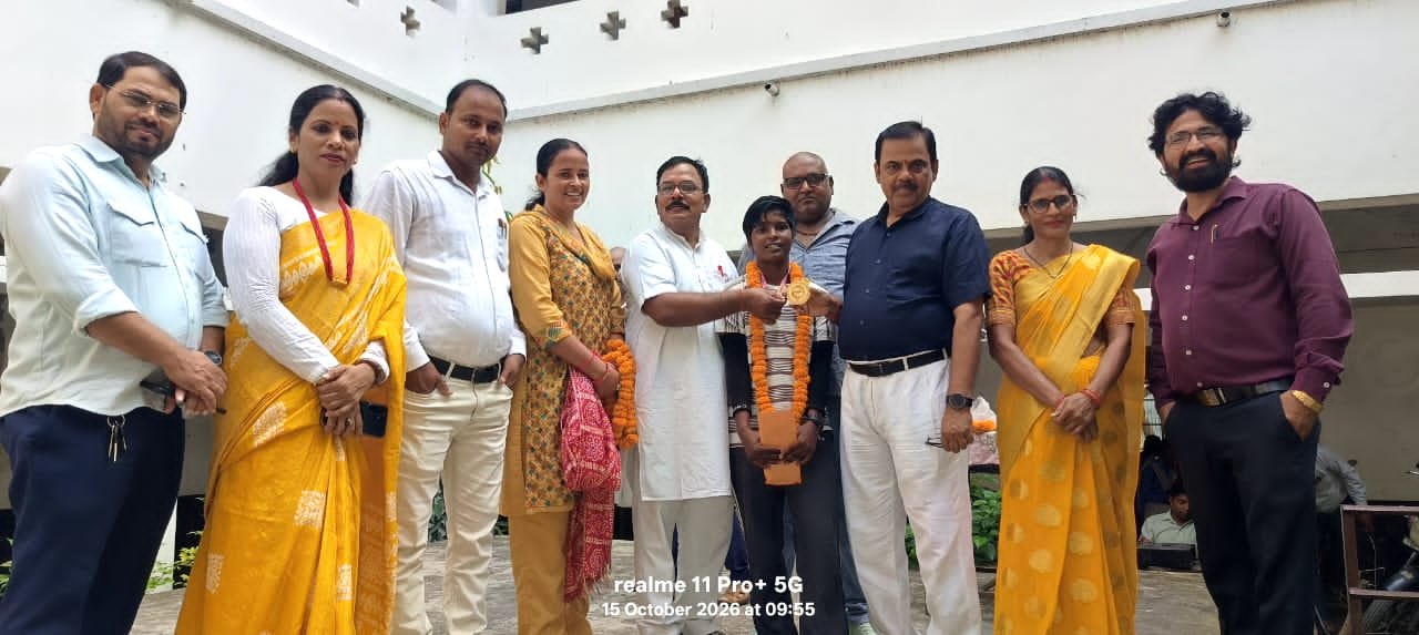 इंटरमीडीएट कॉलेज बिरापट्टी में मिशन नारी शक्ति के अंतर्गत कुमारी विशाखा बनीं एक दिन की प्रधानाचार्या