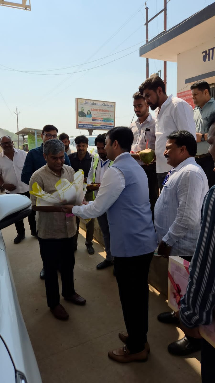 ढेरही टोल प्लाजा पर NHAI के राष्ट्रीय अध्यक्ष संतोष यादव का स्वागत, वाराणसी की प्रमुख परियोजनाओं का किया निरीक्षण